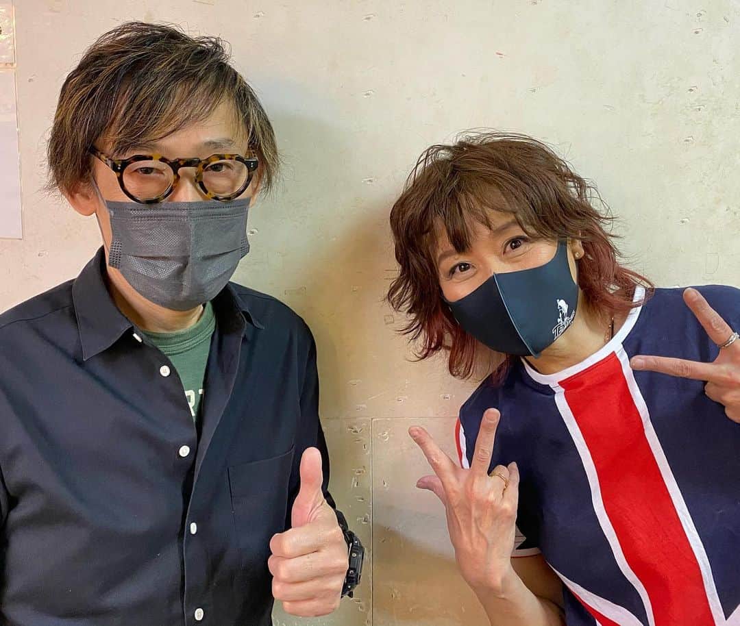 田村直美のインスタグラム：「Tenpack もう1週間経つのか〜😆遠い目  配信チームにはあのライブの後 「奴らでーす」って 言われてましたww あれは、豹柄が言わせたんですよw  さぁTenpackライブ アーカイブは12/15(火)23:59まで 見ときな　見ときなー❣️ 吸っときなー❣️  https://upluslive.udo.jp/schedule/20201208.html」