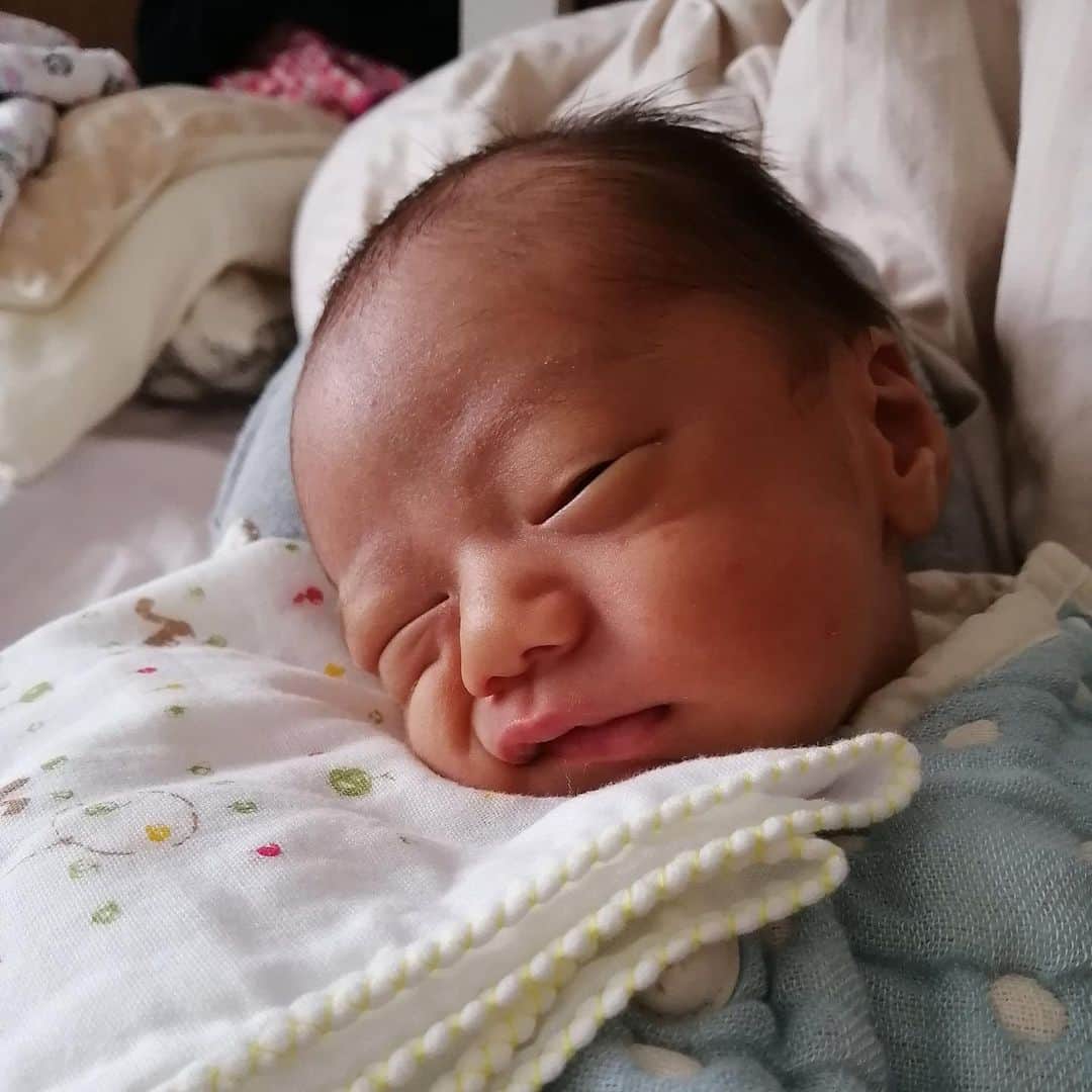 Blumio（ブルーミオ）のインスタグラム：「産まれてきてくれてありがとう👶🏻  産んでくれてありがとう🤱🏻  Thank u for blessing us with your life 🙏❤️  #今日のうーたん #うたくん」