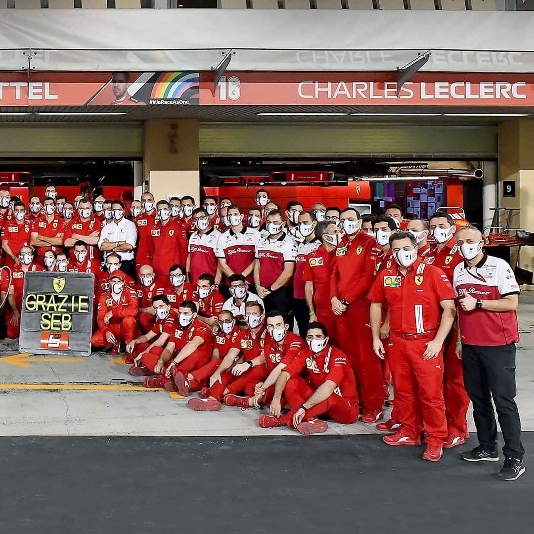F1さんのインスタグラム写真 - (F1Instagram)「Seb's last day in red ❤️  Sebastian Vettel finished his sixth and final season for @scuderiaferrari at the #AbuDhabiGP   #F1 #Formula1 #Motorsport #Vettel #Ferrari」12月14日 16時23分 - f1