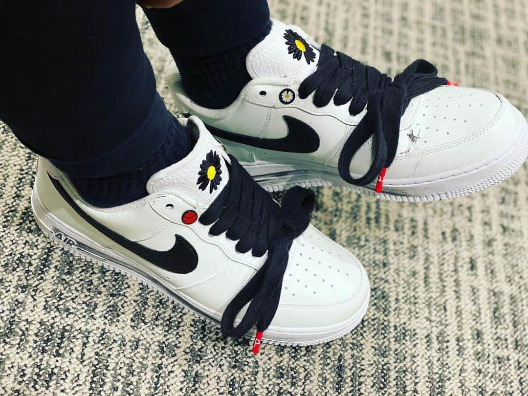 みーちゃんのインスタグラム：「ROOTFIVE 9th anniversary #airforce1paranoise」