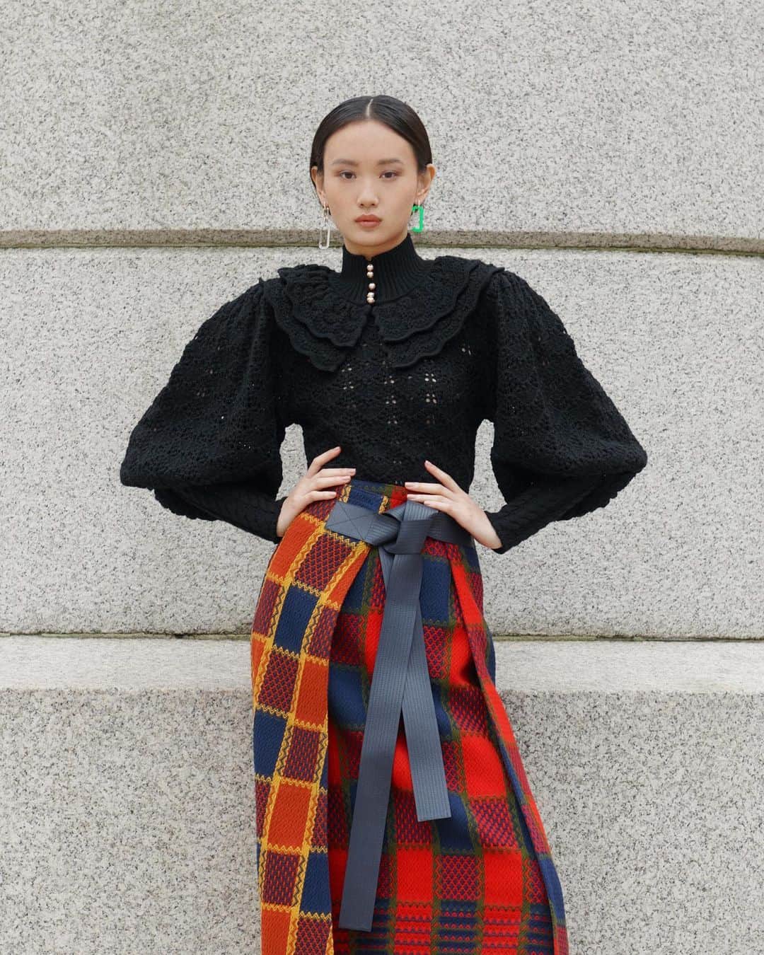 Harrodsのインスタグラム：「Collar us besotted with @Zimmermann’s high-neck ruffled blouse, styled up a treat with a @Loewe wrap skirt. Check mate.   Find #Zimmermann, #Loewe and @Eera on the First Floor.  #Harrods #HarrodsFashion #HarrodsLuxuryJewellery  Can’t make it to the store? You can still shop remotely through our Personal Shopping service, and online at harrods.com.」