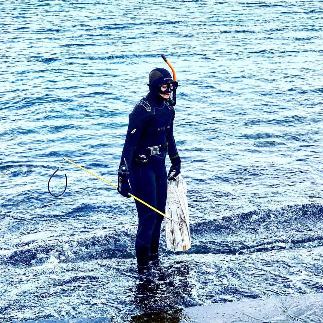 遊海 Yuumiさんのインスタグラム写真 - (遊海 YuumiInstagram)「富山県で素潜り❤️ この時期寒かったけど、楽しかったよ！富山の海大好き❤ 日本で初素潜りでした。素敵な経験させていただいて、富山県朝日の漁港の皆様に感謝です！ Skin diving at Japan Toyama ! It was quite cold in this winter season but the ocean was crystal clear and beautiful ! Collected super fresh sea-cucumber, turban shell and abalone direct from the ocean 🌊 ! Appreciate the fishermen is Asahi Toyama for giving me such amazing service experience ❤️ seafood in Toyama was so so so good 😊 #toyama #asahitoyama #toyamaprefecture #toyamapr #visittoyama #gototoyama #toyamajapan #japan #visitjapanjp #visitjapan #ocean #skindiving #winter #富山県　#富山　#朝日富山　#素潜り　#素潜り女子 #海　#日本海　#oceangirlonmission #富山観光」12月14日 17時22分 - yuumi_kato