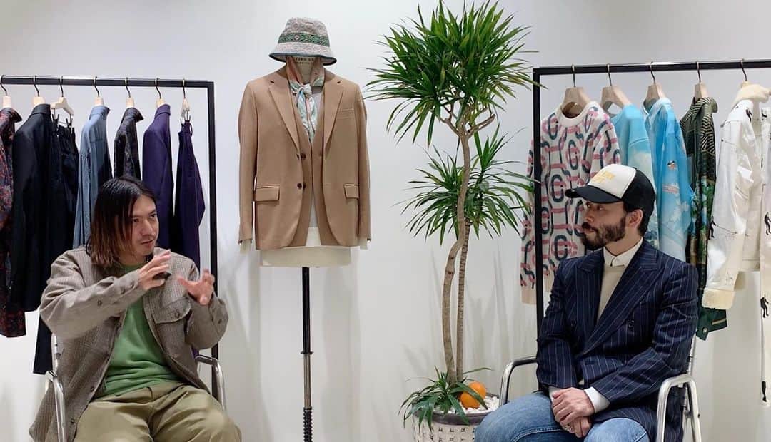 のインスタグラム：「【 YouTube 】﻿ ゲストに小木“POGGY”基史さんをお迎えしたUNITED ARROWS & SONSのYouTubeチャンネルの第一弾の後編が公開中です。﻿ ストーリーズのリンクよりご覧いただけますので、ぜひご覧ください。﻿ ﻿ The second part of the first YouTube channel of UNITED ARROWS & SONS, which welcomed Mr. Motofumi “POGGY” Kogi as a guest, is now showing.﻿ You can see it from the Stories link, so please have a look.﻿ ﻿ #UnitedArrowsAndSons﻿ #YouTube」