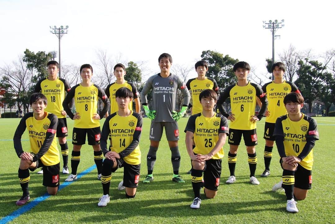 柏レイソルのインスタグラム：「2020.12.13. #高円宮杯 JFA U-18 サッカープレミアリーグ2020関東 延期となっていた第5節 #柏レイソル U-18 vs #FC東京 U-18の試合が行われました。  この試合が今年のU-18のラストマッチ。試合は残念ながら1-3で敗れてしまいましたが、最後の1秒まで諦めずに戦う姿勢を見せてくれました。 3年生はここからそれぞれの道へ進みますが、活躍を祈っています💐  #reysol」