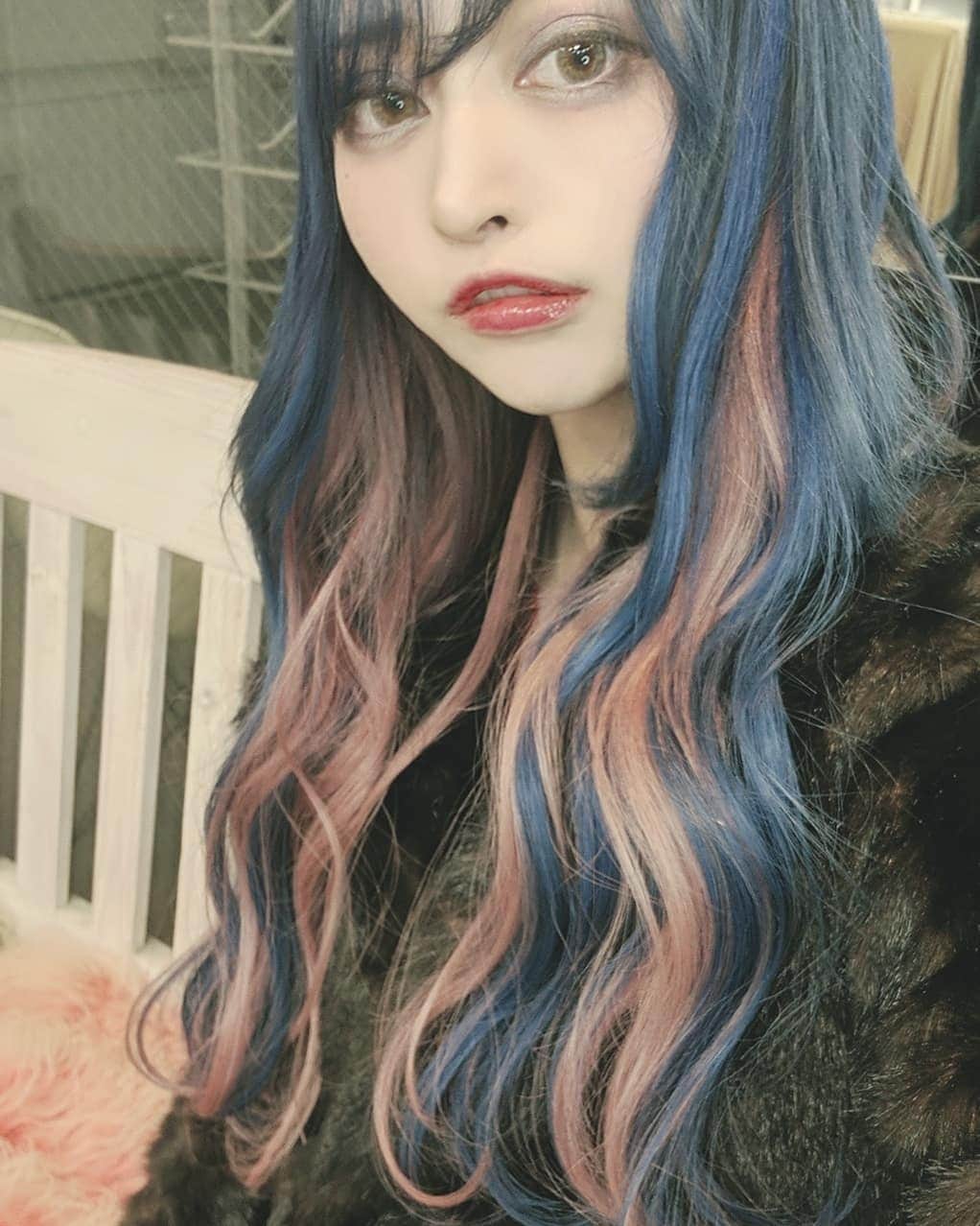 のむらこいちさんのインスタグラム写真 - (のむらこいちInstagram)「いつも色変えるのに好きすぎてリピートしてしまったカラー💜💙🦈あとエクステも質が良し子すぎるからめっちゃ好き… #haircolor #hairstyle #bluehair #インナーカラー」12月14日 17時39分 - nmr51san