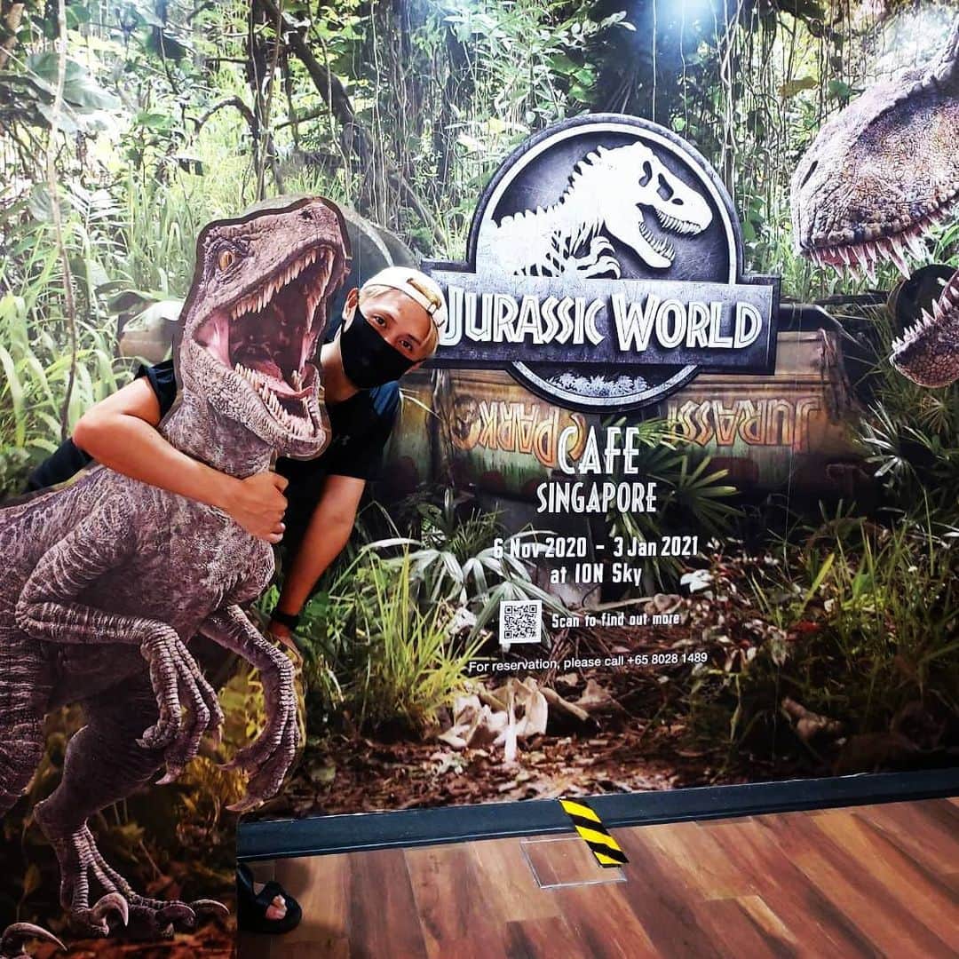 有坂翔太のインスタグラム：「Did I catch a dinosaur?:-D　恐竜捕まえた？」