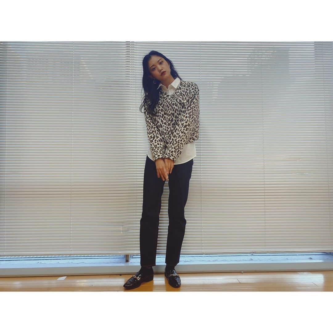 のインスタグラム：「@akari_takeuchi.official 先輩のおさがり🧥 #tsubaki_factory #岸本ゆめの #きしもとのモト」