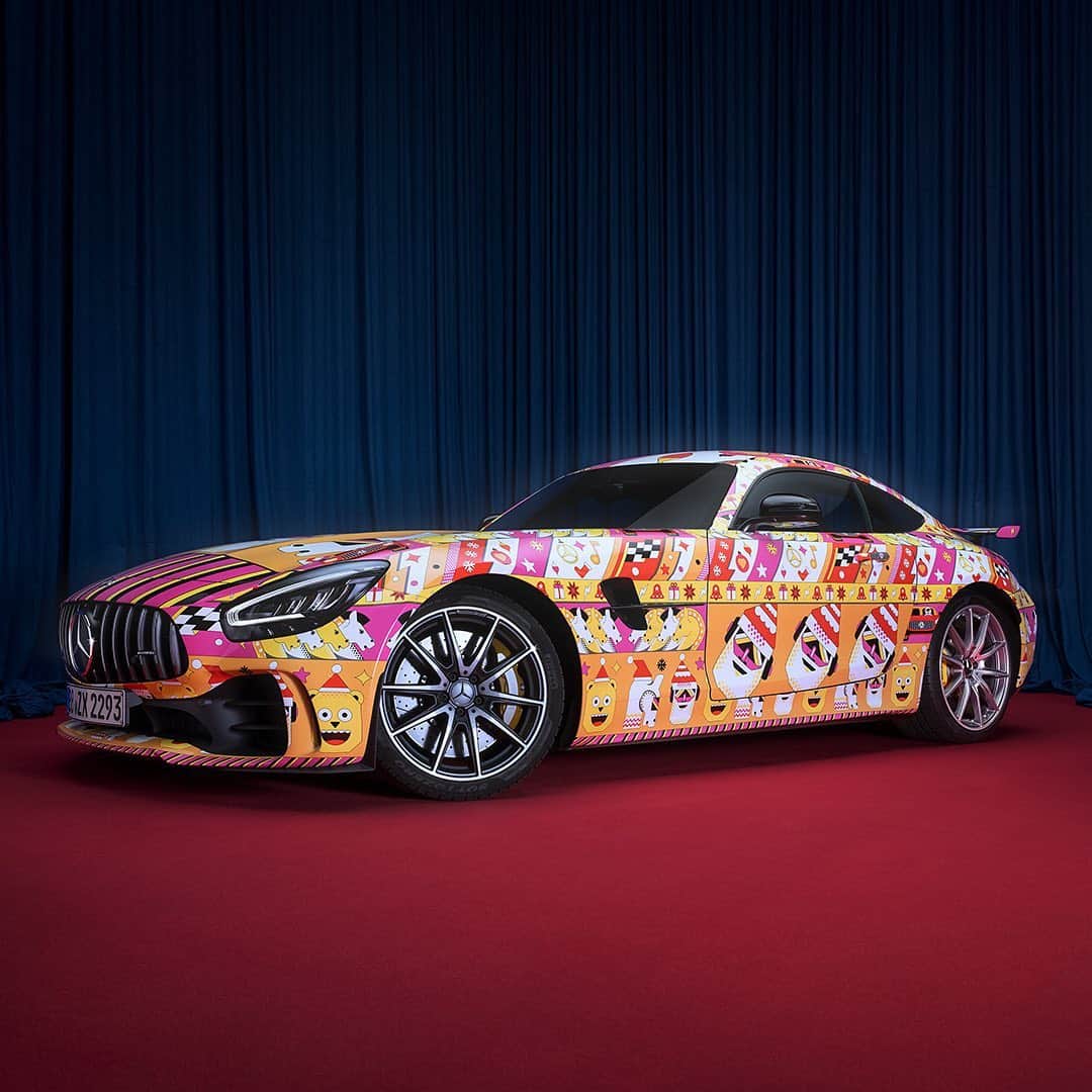 メルセデスベンツさんのインスタグラム写真 - (メルセデスベンツInstagram)「クリスマスセーターをまとったGT Rが登場。クリスマスに向けて、加速する準備はOK？ #UglySweaterCars   #MercedesAMG #mercedesbenzjapan #GTR #MBCars #Holiday #stayhealthy #メルセデスAMG #AMG #メルセデスAMGGTR #メルセデスベンツ #メルセデス #ベンツ #スポーツカー #クリスマス #アグリーセーター」12月14日 18時01分 - mercedesbenzjapan
