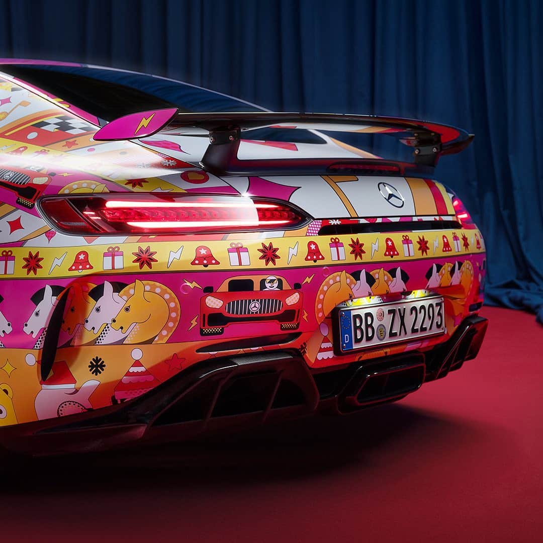 メルセデスベンツさんのインスタグラム写真 - (メルセデスベンツInstagram)「クリスマスセーターをまとったGT Rが登場。クリスマスに向けて、加速する準備はOK？ #UglySweaterCars   #MercedesAMG #mercedesbenzjapan #GTR #MBCars #Holiday #stayhealthy #メルセデスAMG #AMG #メルセデスAMGGTR #メルセデスベンツ #メルセデス #ベンツ #スポーツカー #クリスマス #アグリーセーター」12月14日 18時01分 - mercedesbenzjapan