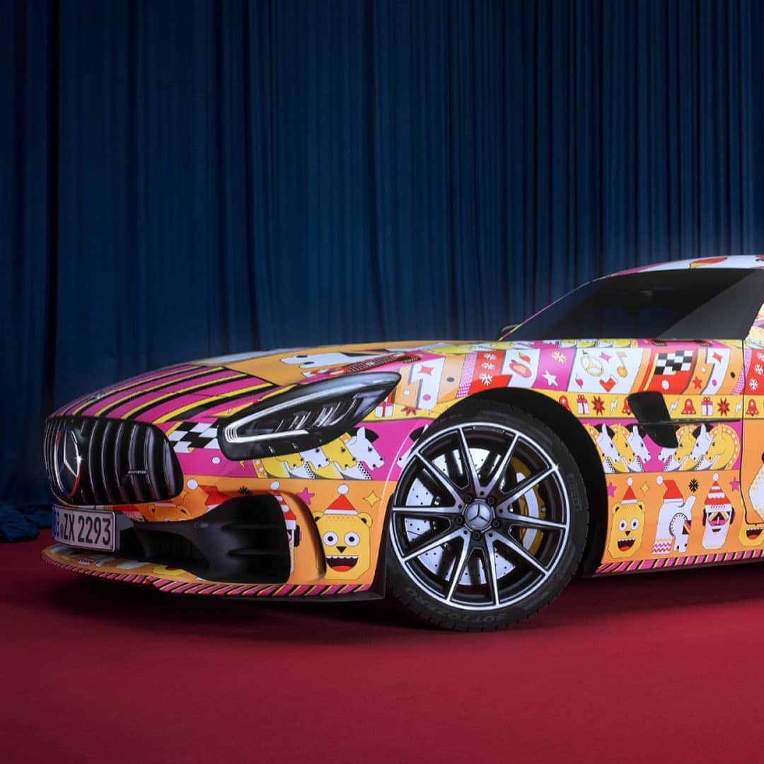 メルセデスベンツさんのインスタグラム写真 - (メルセデスベンツInstagram)「クリスマスセーターをまとったGT Rが登場。クリスマスに向けて、加速する準備はOK？ #UglySweaterCars   #MercedesAMG #mercedesbenzjapan #GTR #MBCars #Holiday #stayhealthy #メルセデスAMG #AMG #メルセデスAMGGTR #メルセデスベンツ #メルセデス #ベンツ #スポーツカー #クリスマス #アグリーセーター」12月14日 18時01分 - mercedesbenzjapan