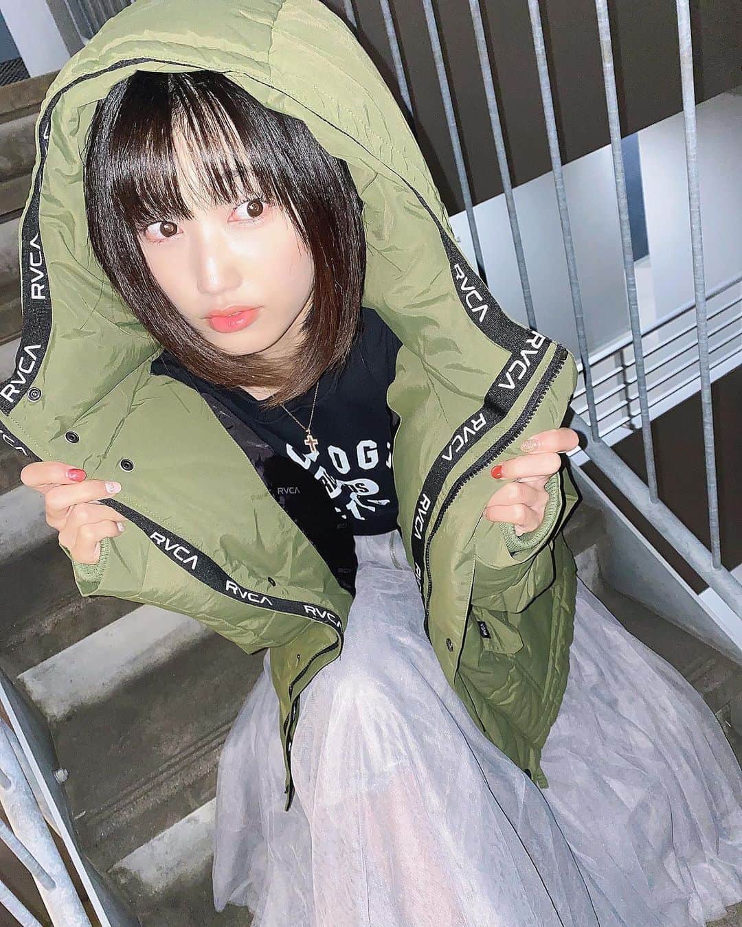 のインスタグラム：「#RVCA ダウン💫 . ヘビロテ . . . . . #love #follow #followmeJP #followme #Japanesegirl #japan #instagood #instadiary #instalike #instamood #instalove #instafollow #instapic #instaphoto #tokyo #东京 #粉我 #偶像 #赞 #gravure」