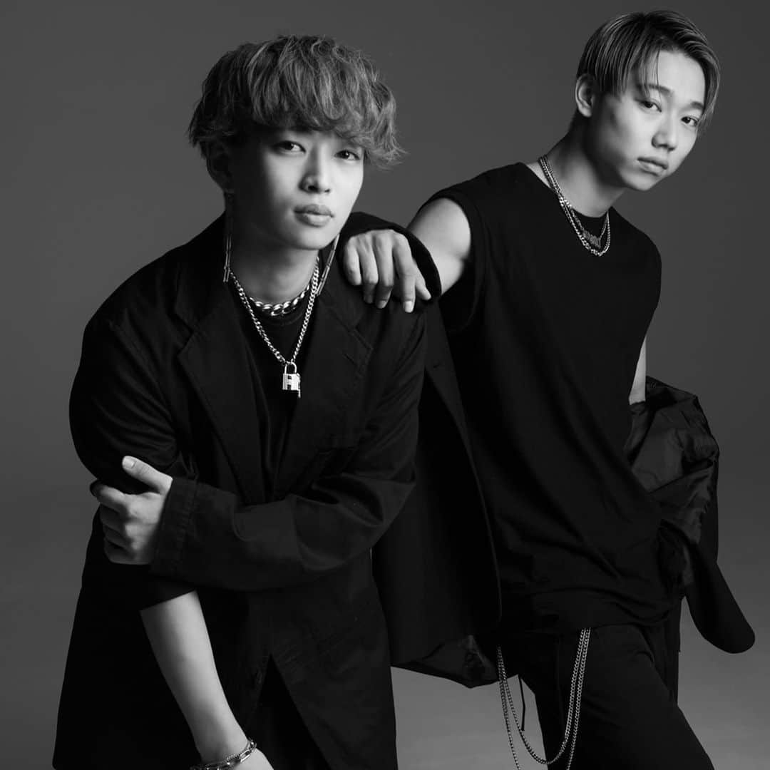 Zero PLANET（ゼロプラネット）のインスタグラム：「. . Zero PLANET 未公開写真公開📷 . . 12/28に行われる1部網代聖人卒業ライブ、2部森重プロデュースライブにて メンバー全員でお待ちしております！♫ . . モノクロ写真如何でしょう？☺️✨ また新たなZero PLANETの一面を公開できて嬉しいです✨✊ . . 2021年ゼロプラ福袋BOXの詳細は前の投稿を見てください👍要チェック！ . . 詳細も公式HPに記載してあります✨ . 📷 @satoshihata87  . . #ゼロプラネット#zeroplanet #ゼロプラ #新体制 #ダンスボーカルユニット #髙橋祐理 #加藤勇也 #小宮璃央 #網代聖人 #豊田賢太 #中原弘貴 #永島龍之介 #森重秀太」