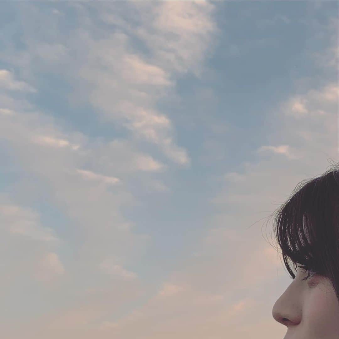 Dorothy Little Happyのインスタグラム：「🍀 * 遠く見えた距離 縮めていこう 𓂃𓂂🍃」