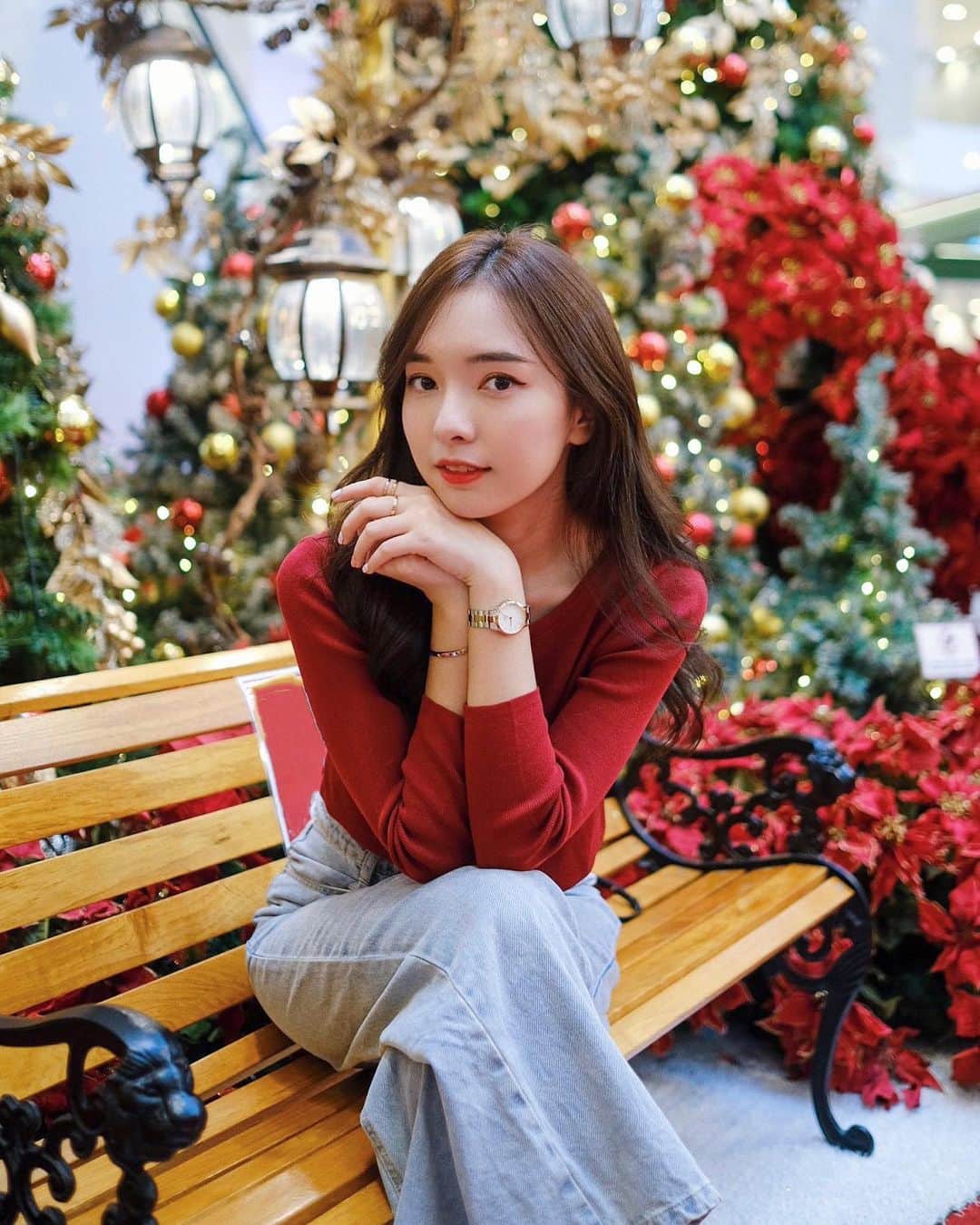 STEPHY YIWENのインスタグラム：「Xmas gift for your loved ones ❤️🎄 @danielwellington . Enjoy 25% off when you buy any 2 items or above ！Get the perfect gifts for your loved ones at www.danielwellington.com or any of their retail stores in Singapore & Malaysia. Don’t forget to check out with my code［StephyDW］for extra 15% off and to save up to 36% in total!  #DanielWellington #DWinMY #DWMalaysia #DWforEveryone」