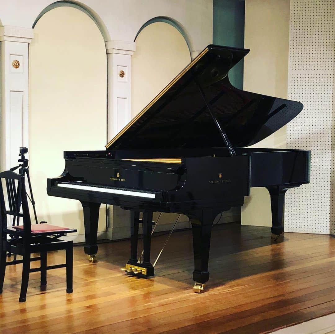 金子三勇士さんのインスタグラム写真 - (金子三勇士Instagram)「Played on a beautiful NY Steinway made in 1953, in Hiroshima. @steinway_tokyo @steinwayandsons @hamamatsupianosha  #Steinway #SteinwayArtist #MiyujiKaneko #pianist #ontour #Hiroshima #Japan #piano #1953 #スタインウェイ #ニューヨーク #広島 #ピアノ #ピアニスト #金子三勇士」12月14日 19時04分 - miyujikaneko_official