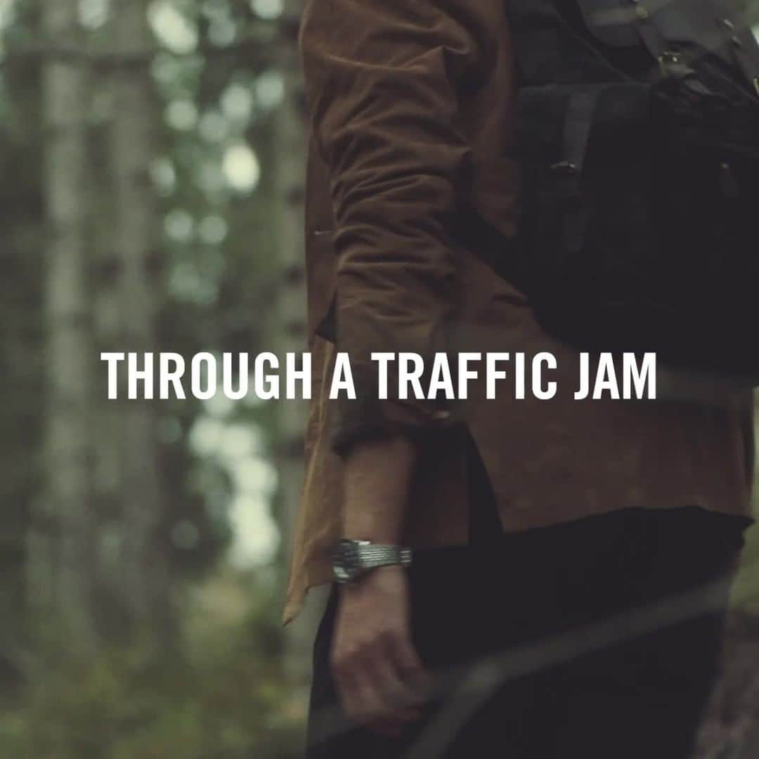 ラドーのインスタグラム：「There’s no traffic if you’re in your own lane. Out in the wild with a Rado Captain Cook is where you’ll find us. #RadoCaptainCook #Feelit」