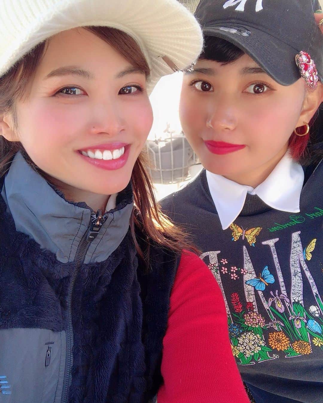 のインスタグラム：「@seina086 と💛﻿ ﻿ ショート⛳️📸﻿ ﻿ 2枚目﻿ 自分でもなんて言っとるかわかりません😂﻿ よく叫ぶなー🤣﻿ ﻿ 明後日は女子ラウンド💛⛳️﻿ 楽しみだっ🥰﻿ ﻿ #ゴルフ好き #ゴルフ #ゴルフラウンド #ゴルフ女子 #ゴルフ上手くなりたい #ゴルフスイング #ゴルフスイング動画 #ゴルフコーデ #ゴルフ男子 #ゴルフ好きな人と繋がりたい #ゴルフバカ #ゴルフ好きな人と仲良くなりたい #ゴルフウェア #ゴルフ記録 #ファッション #おしゃれさんと繋がりたい #お洒落 #ゴルジョ #スポーツ好き #スポーツコーデ  #golf #golfstagram #golfwear #golfgirl #golfswing #골프여자#골프스타그램 #골프 #골프웨어」