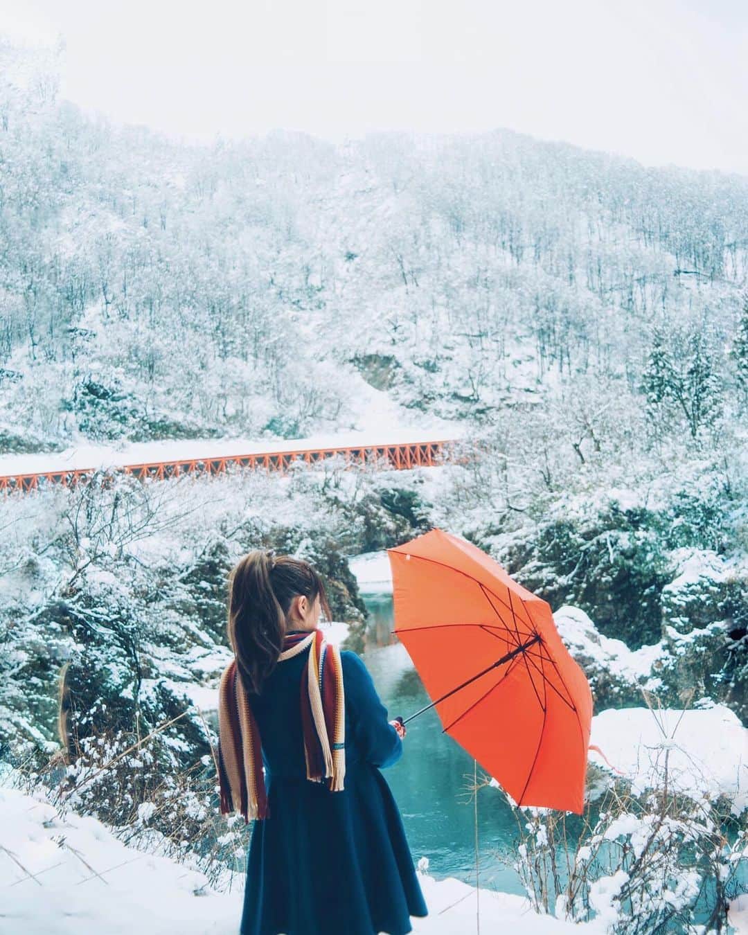 yukiさんのインスタグラム写真 - (yukiInstagram)「・ ・ ・ Wonderful winter days ・ ・ ・ ◉sty830 base shop◉ https://sty830.base.shop/ ・ ・ ・ #新潟 ・  #color #landscape #ig_worldclub #instagramjapan #twilight #2instagood #team_jp #instagram #fpme #ig_photooftheday #somewheremagazine #instagood #TheWeekOnInstagram #good_portraits_world #GPW_members_only #ifyouleave #somewheremagazine #vscogoodshot #nature #chasinglight #leicaphotography #portraitphotography #portrait #shadows #reflection #cherryblossom #winter」12月14日 19時21分 - sty830