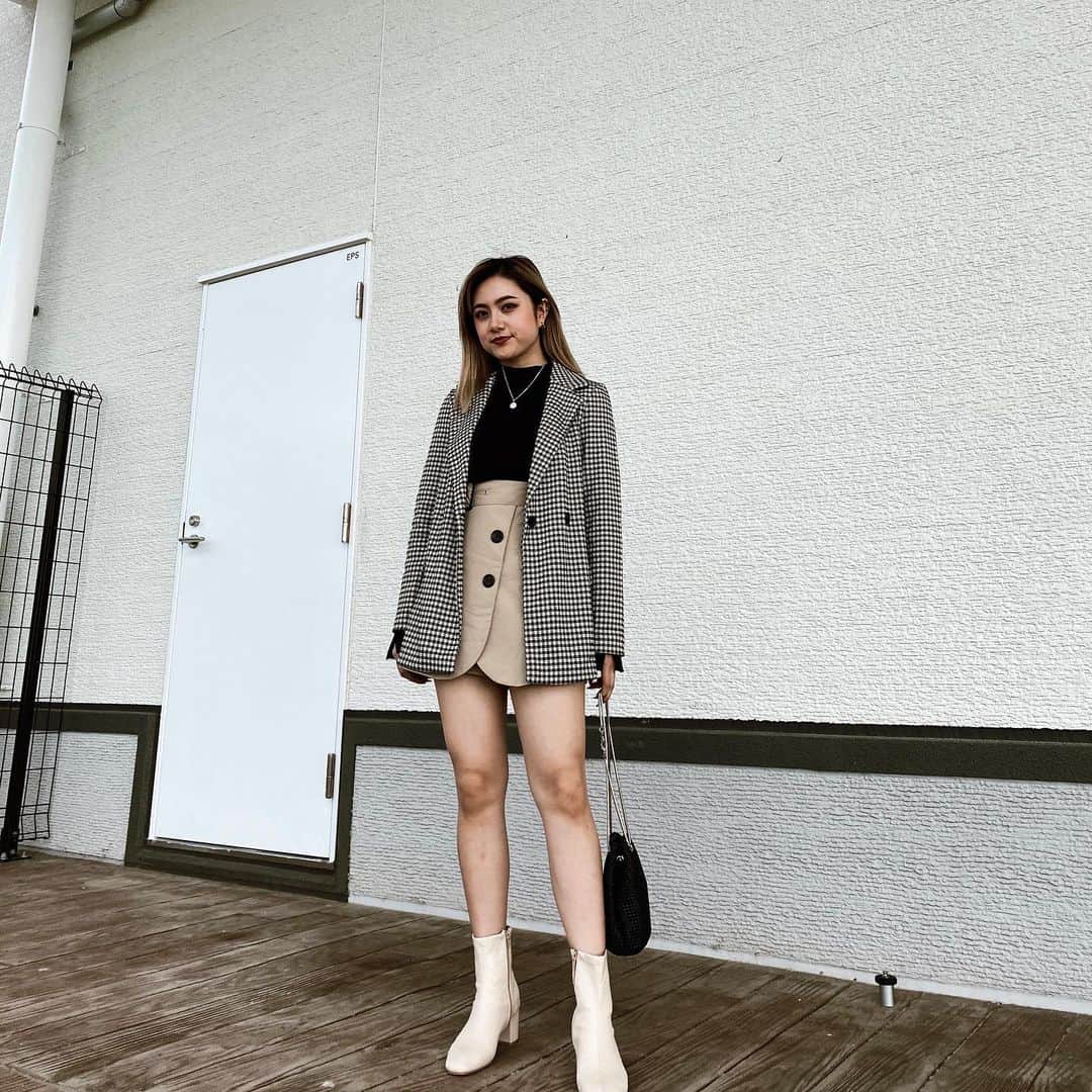 のインスタグラム：「・ ・ #みかMood 大人っぽムードの日  Outer: @hm  Tops: @gu_for_all_  Skirt: @cecilmcbee_official  Shoes: @grl_official  Bag: @trifle_official   #fashion #ootd #snap #casualstyle #japan  #本日のコーデ #コーデ」