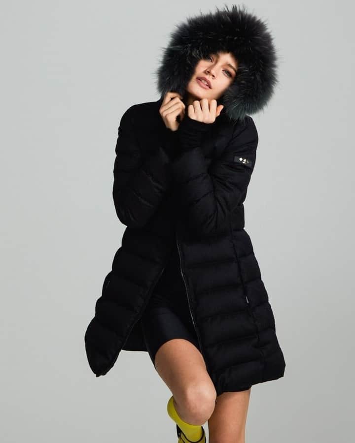 タトラスのインスタグラム：「Hands up holiday season!  Snuggle up in TATRAS's iconic pieces from 20AW Collection.   Featuring all time icon LAVIANA lady's down Jacket and TATRAS's newest member from the Nylon Series SHAMAL lady's down Jacket.  #Tatrasofficial  #tatraspeople」