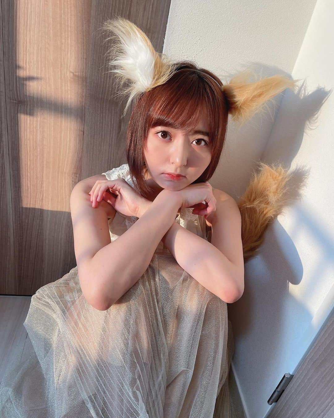 森保まどかさんのインスタグラム写真 - (森保まどかInstagram)「﻿ ﻿ ﻿ ﻿ ファンの方から耳と尻尾をいただいたので﻿ つけて遊んでみました…🦊コンっ﻿ ﻿ ﻿ ﻿ ﻿」12月14日 19時32分 - madokamera_48