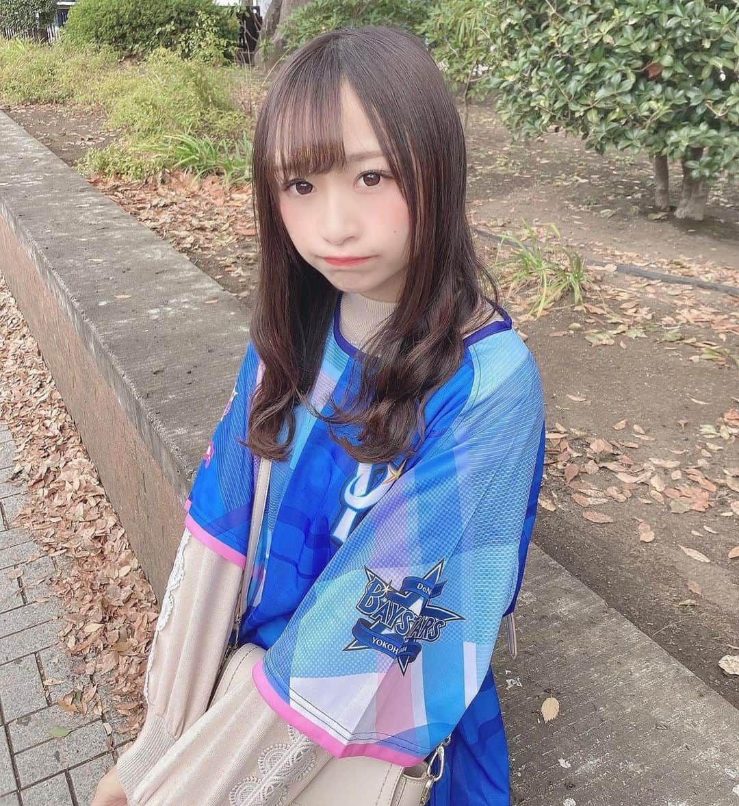 インスタ野球女子【公式アカウント】さんのインスタグラム写真 - (インスタ野球女子【公式アカウント】Instagram)「✩ ・ こんばんは💙今日は#ベイスターズ女子 をご紹介していきます♡* ・ 素敵な美人さん( ᵕᴗᵕ )💙💙💙* ・ @popopopn2 さんのアカウントも是非覗いてみてください✨* ・ インスタ野球女子ではプロ野球を観戦、応援している女性の方をRepostでご紹介させていただいています⚾* ・ みなさんも「#インスタ野球女子」をつけて投稿しよう！ 素敵な野球仲間が見つかるかも、、🙋！* ・ 素敵な投稿はリポストさせていただきます😘* ・ 次回もお楽しみに〜👋👋 .  #baseball#野球好き #横浜ＤｅＮAベイスターズ#ハマっ娘 #ベイスターズ#dnaベイスターズ #べいすたーず #野球観戦  #野球場 #orixbuffaloes #baseball  #野球好きな人と繋がりたい #ベイスターズファンと繋がりたい #野球女子 #ユニホーム #野球 #プロ野球 #可愛い#美人#美女 #baystars #yokohama #denaベイスターズ #ベイスターズ #ベイガール #iloveyokohama #⭐️ #横浜DeNAベイスターズ  #インスタ野球女子 y」12月14日 19時34分 - baseball_girl_89