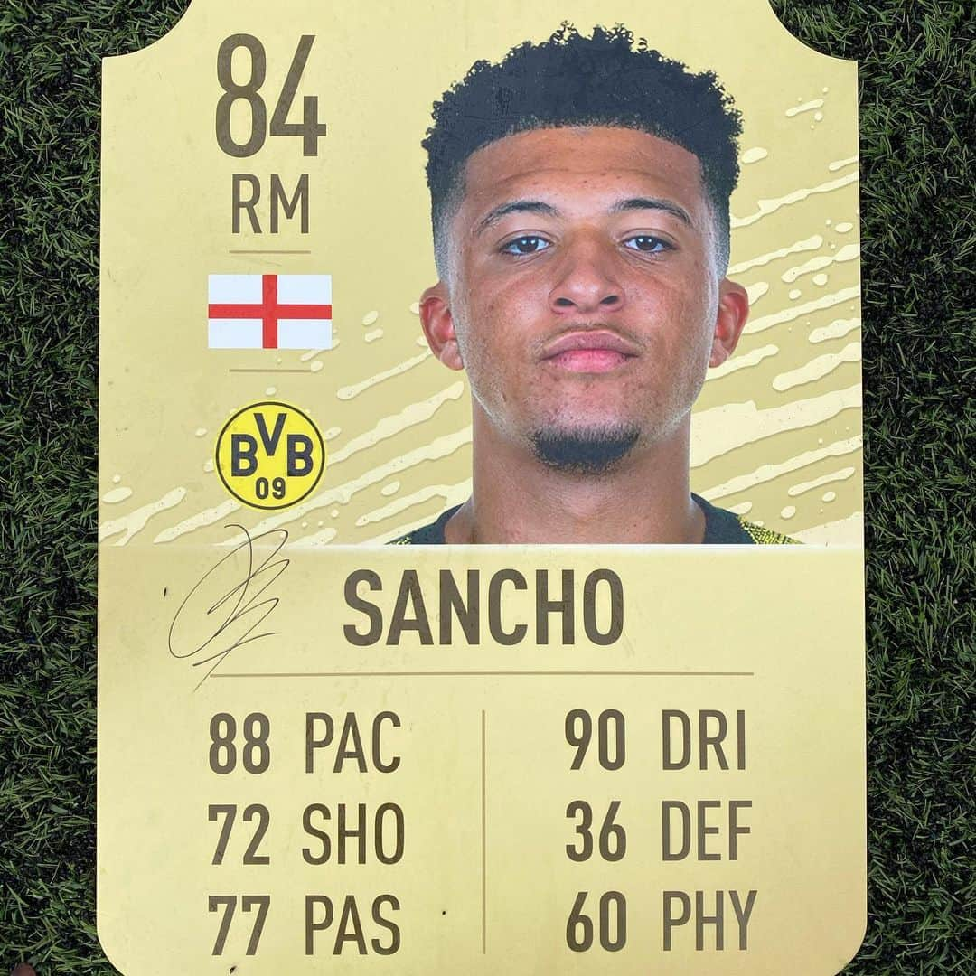 F2Freestylersさんのインスタグラム写真 - (F2FreestylersInstagram)「🚨DAY 2🚨 SIGNED @sanchooo10 FUT card! 🟡⚫️ Today’s giveaway is a signed FIFA 20 FUT card signed by absolute baller Jadon Sancho! 🏴󠁧󠁢󠁥󠁮󠁧󠁿 Tag 2 ballers below for your chance to win! 👇 Congratulations to yesterday’s winner, keep an eye on story to see if you won! 👀 #f2daysofchristmas」12月14日 19時36分 - thef2