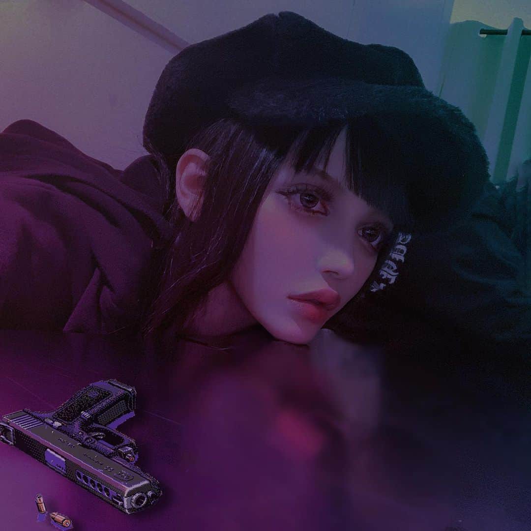 のインスタグラム：「💭」