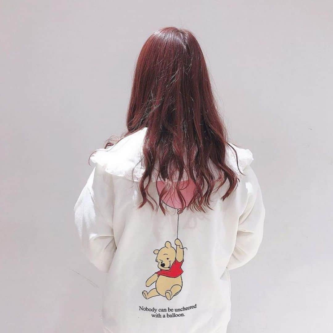 one after another NICECLAUPさんのインスタグラム写真 - (one after another NICECLAUPInstagram)「ㅤㅤㅤㅤㅤㅤㅤㅤㅤㅤㅤㅤㅤ ㅤㅤㅤㅤㅤㅤㅤㅤㅤㅤㅤㅤㅤ 【 shop入荷情報🍑 】 ㅤㅤㅤㅤㅤㅤㅤㅤㅤㅤㅤㅤㅤ ㅤㅤㅤㅤㅤㅤㅤㅤㅤㅤㅤㅤㅤ 遂にshopに数量限定入荷🧚🏻 ㅤㅤㅤㅤㅤㅤㅤㅤㅤㅤㅤㅤㅤ プーさんゆるスウェットㅤㅤㅤㅤㅤㅤㅤㅤㅤㅤ #126620730 ¥4,900+tax﻿ ㅤㅤㅤㅤㅤㅤㅤㅤㅤㅤㅤㅤㅤ ㅤㅤㅤㅤㅤㅤㅤㅤㅤㅤㅤㅤㅤ 体操しているプーさん刺繍と、﻿ 風船につかまった印象的なシーンを﻿ 再現したバックプリントのゆったりしたスエット💞﻿ ﻿ 普段使いはもちろん、﻿ お揃いコーデや特別なシーンに大活躍間違いなし❤︎﻿ ﻿ ﻿ ﻿ ﻿ ﻿ ﻿ ㅤㅤㅤㅤㅤㅤㅤㅤㅤㅤㅤㅤㅤ﻿ #ナイスクラップ #niceclaup #コーディネート#ootd #coordinate #ナイスクラップのコーデ #ナイス女子 #myナイス　#スエット　#裏毛　﻿ #プーさん」12月14日 19時50分 - niceclaup_official_