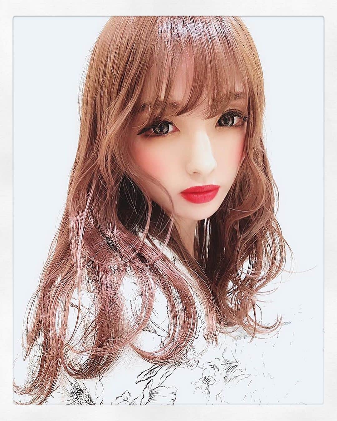 CHINATSUさんのインスタグラム写真 - (CHINATSUInstagram)「hair color @hiroshikurimoto   pink beige  #サロンモデル関西  #サロモ  #ヘアカラー  #カラーを楽しむ」12月14日 19時52分 - chinatsu.k621