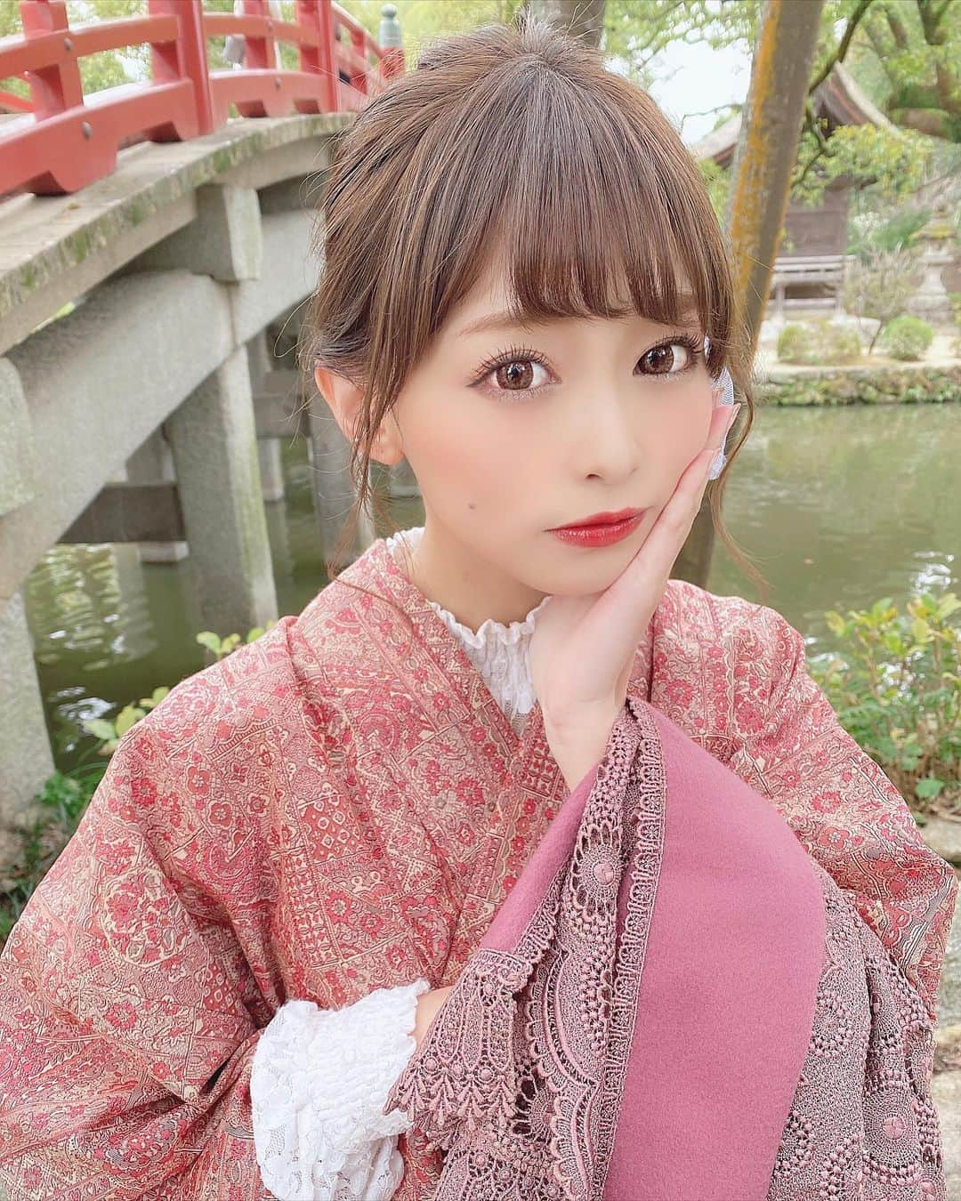 りなてぃさんのインスタグラム写真 - (りなてぃInstagram)「﻿  ﻿ ﻿ ﻿ 福岡行ったときの👘♡﻿ だいすきな食べ歩き。早くしたいなぁ💭﻿ ﻿ 全国の食べ歩きおすすめスポット知りたい🗾﻿ 知ってる人いたら教えてくださいっ🙇🏻‍♂️💓﻿ ﻿ ﻿ 2020年激推しコスメ紹介💄と﻿ ヘアスタイル動画載せるので待っててね☺️﻿ ﻿ コスメ探しは、本当にやめられない。🥺♡﻿ ﻿ ﻿ ﻿ #福岡カフェ #福岡グルメ #福岡食べ歩き﻿ #博多カフェ #博多グルメ #太宰府天満宮﻿ #太宰府カフェ #太宰府グルメ #梅ヶ枝餅 ﻿ #make #makeup #メイク#メイクアップ﻿ #カラコン #ootd #outfit #coordinate﻿ #コスメ好き  #自まつ毛メイク #りなてぃー ﻿ ﻿ ﻿ 明日から大忙し🙈気合で頑張るぞ💪🏻！！﻿ みなさんに喜んでもらうためにっ♡﻿ ﻿ ﻿」12月14日 19時56分 - rinatea_25