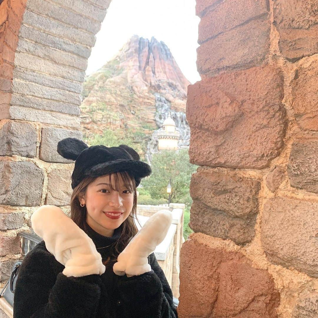 山口清香さんのインスタグラム写真 - (山口清香Instagram)「いつかのディズニー🏰🖤 . . #disney  #disneysea  #ディズニー #ディズニーシー」12月14日 19時58分 - sayaka__yamaguchi_