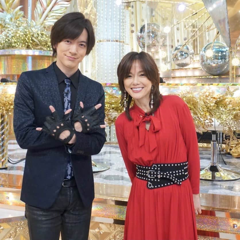 のインスタグラム：「ただいまオンエアー中です😊🎤 男性リーダーのDAIGOくんと。 私、畏れ多くも女性リーダーやらせてもらってます。笑 スカッとジャパン、まだ間に合います、ぜひ見て下さいね。  #スカッとジャパン  #緊張しまくり」