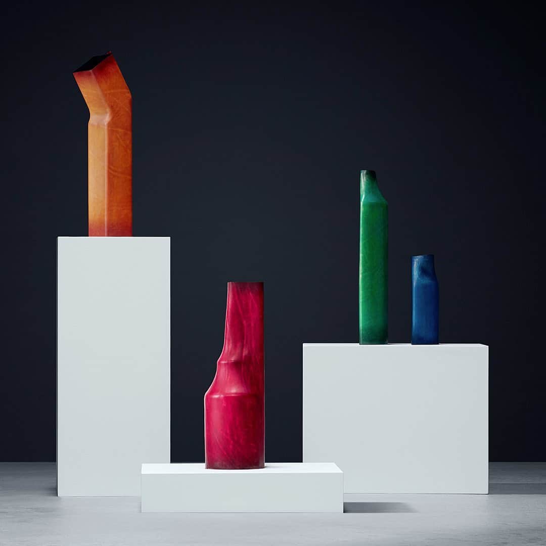 ベルルッティのインスタグラム：「- THE #BERLUTI VIBRANT HOLIDAYS BY @kris_van_assche -    This year, Berluti celebrates the end-of-year holidays with the new Home & Office Objects Collection and a selection of emblematics including the new SIGNATURE canvas collection with a colourful patina twist.   For the new Home & Office Objects Collection, Berluti has teamed up with a select group of highly respected European makers, including Werkstätte Carl Auböck, Bottega Ghianda, San Lorenzo Silversmiths and Simon Hasan, commissioning Berluti editions of iconic historic designs by Gae Aulenti, Afra and Tobia Scarpa, Carl Auböck II and III and new work by Simon Hasan, dating from every decade between the 1950’s and 2000’s.   Both functional and statement-worthy, the selection of emblematics highlights the Un Jour Gulliver, the Toujours tote bag, and the new SIGNATURE canvas collection which includes the Séjour card holder, the Explorer backpack and the Nino clutch to name a few.   For the occasion, the Venezia leather takes on a bold, joyful twist with an array of new patinas. Originally created last year especially to restore the upholstery of Pierre Jeanneret’s furniture pieces- and inspired by the rich colours found in the architecture, landscape and foliage of the north Indian city of Chandigarh -, these vibrant new colours include Utopia blue, Acqua blue, Nespola orange, Sunset purple, Rose Garden pink, Simal red and Grass green. Hand-applied to the Venezia leather and Venezia leather details of the SIGNATURE canvas accessories, they enhance every piece with a unique depth of colour.   Available In-Store and on the E-Shop.   Our Stores in France are now open and our teams will be delighted to welcome you.」