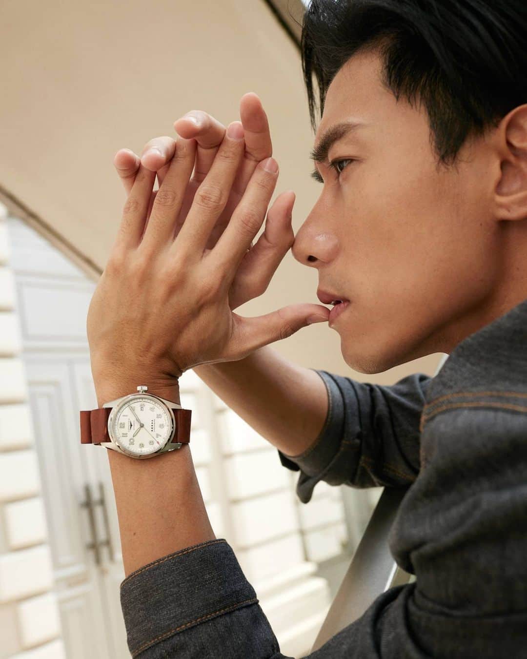 デスモンド・タンのインスタグラム：「What defines a pioneering spirit? To me it is to keep your eyes on the stars, and your feet on the ground. Have faith and embrace the hardship for that's what takes us to our destination. Normal gets us nowhere, take the risk!   @longines #ThePioneerSpiritLivesOn #LonginesSpirit」