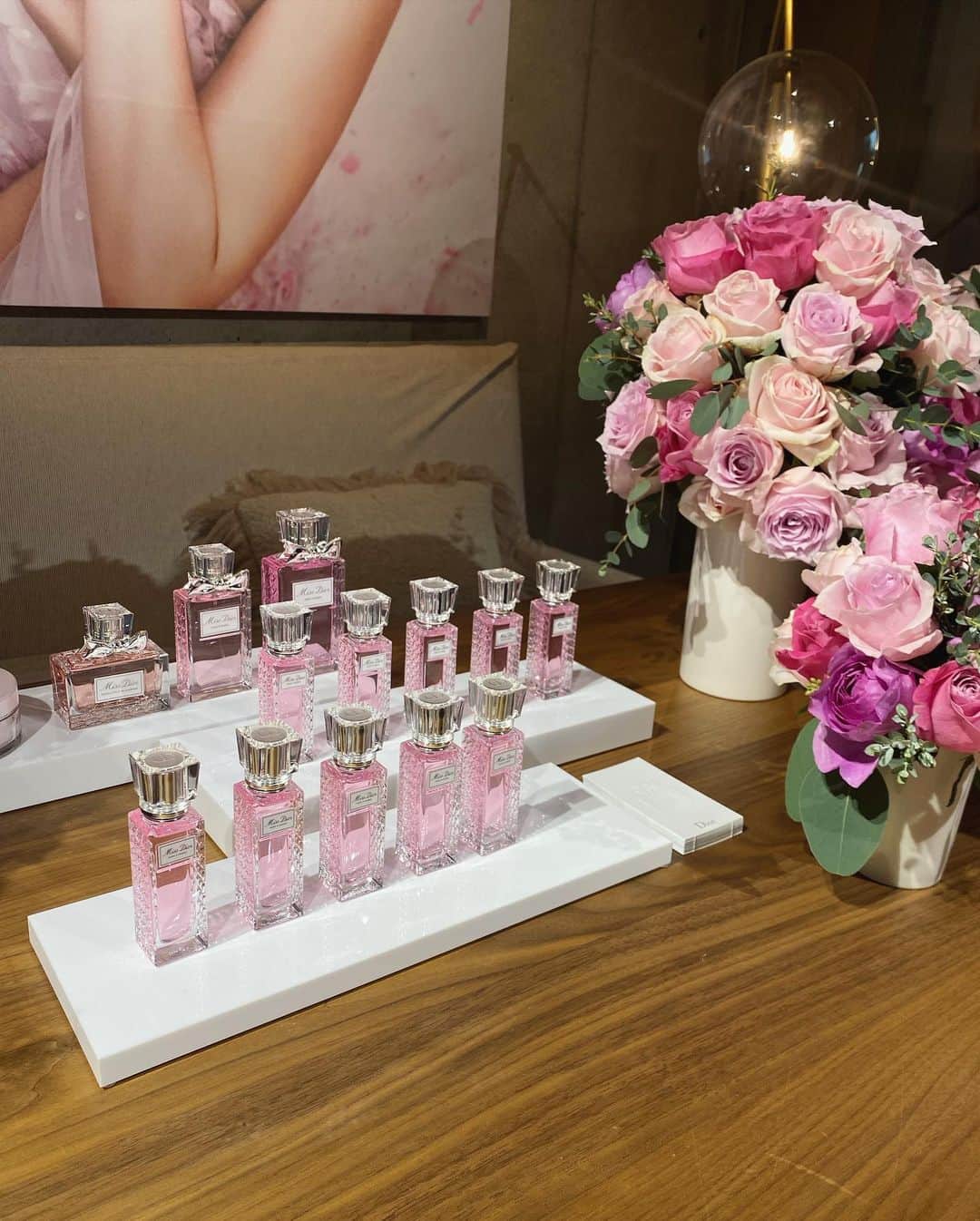村田倫子さんのインスタグラム写真 - (村田倫子Instagram)「Diorの春の新作たちが可愛すぎて…。 @diorparfums ミスディオールローズ&ローズ🌹はだいすきな香り。  #ミスディオール #ローズアンドローズ」12月14日 20時23分 - rinco1023