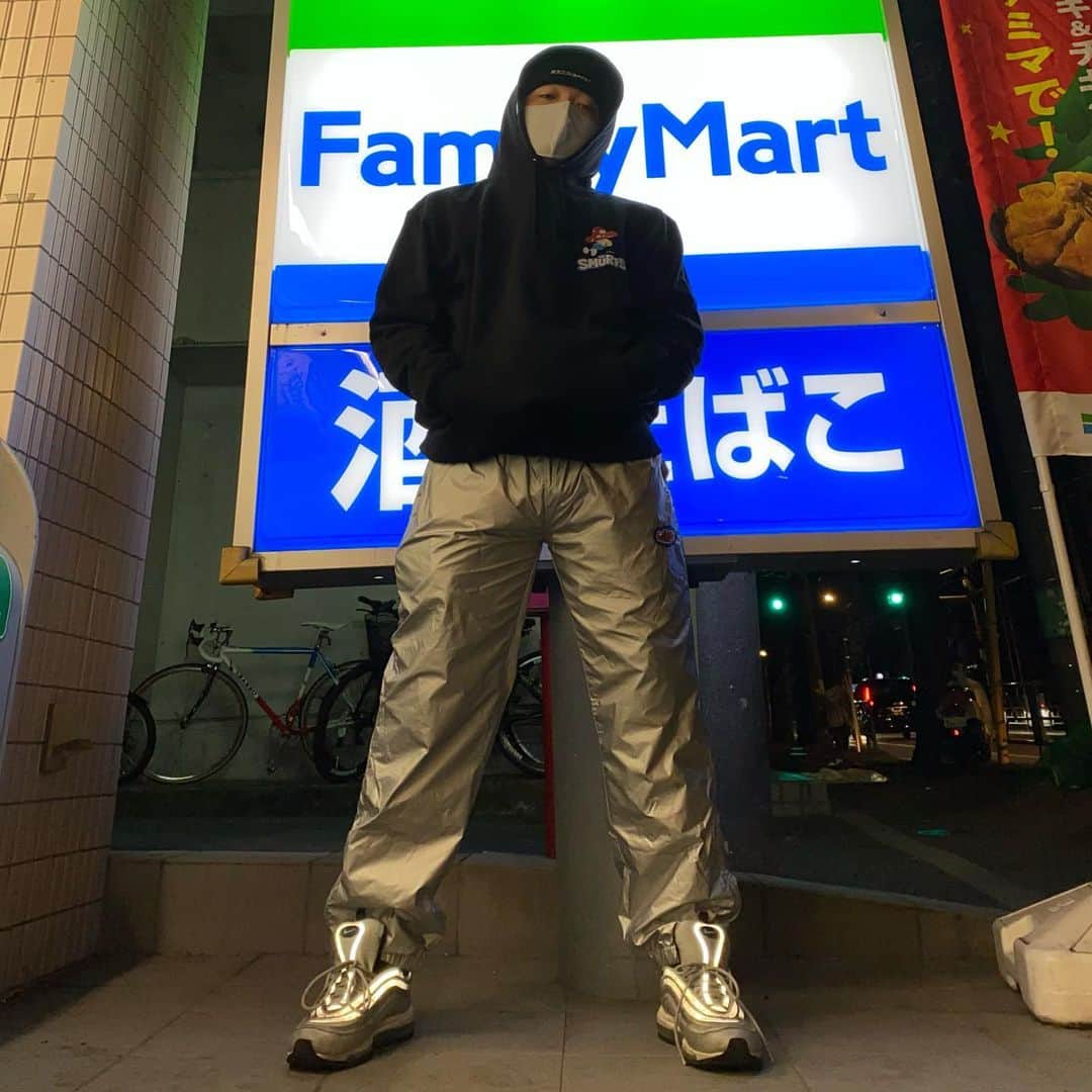 のインスタグラム：「メリークリスマーフ」