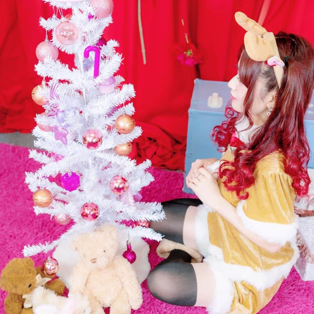 絵仁さんのインスタグラム写真 - (絵仁Instagram)「白いツリーってかわいいよね🎄 ♡ ♡ Photo @cutie_style_bg  ♡ ♡ #クリスマス #クリスマスツリー #ホワイトクリスマス #クリスマスコスプレ #クリスマスコス #クリスマスコスチューム #クリスマスパーティー #クリパ #クリパレ #コスプレ #コスプレイヤー #コスプレ女子 #トナカイ #トナカイコス」12月14日 20時29分 - eni_tc