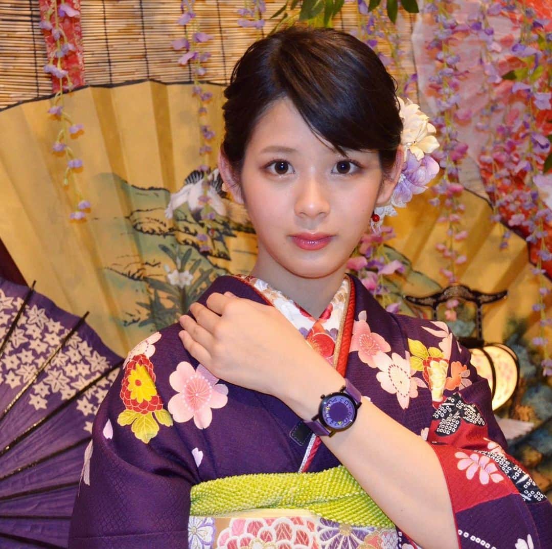 Sagiri Kitayamaさんのインスタグラム写真 - (Sagiri KitayamaInstagram)「振袖にも似合ってしまう @nomonday_jp の腕時計⌚✨ 写真は、バイカラーのカラー使いがオシャレな SEASON COLLECTION。文字のフォントやカラーリングがキャッチーで、コーデの差し色にとても映えます😺 ほかにもスタイリッシュで個性的な素敵な腕時計が沢山あるのでチェックしてみて下さいね🌟(キャスバルは5枚目にいます😺💕)  クーポンご使用で 10%OFFになります🌟 10%offクーポンコード➡【 rererkz42 】  #ノーマンデー #nomonday #腕時計  #時計 #手元倶楽部 #catlover #ノルウェージャンフォレストキャット #norwegianforestcat #cat  #catlover #catstagram」12月14日 20時41分 - rererurerurela
