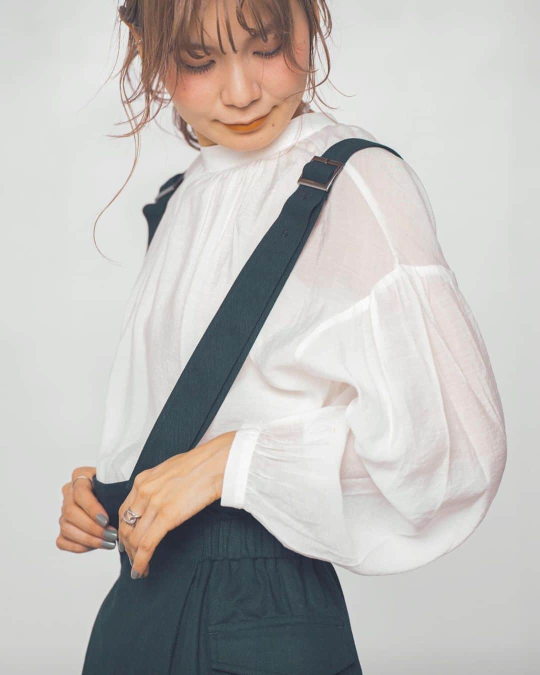 松田 美奈子のインスタグラム：「2020ももう終わりですね🧚🏻🌿 いろいろ準備してたら師走を感じてきました🌿  今年最後のFAIRです♡  ----- ALLUMER FAIR @merci__jp  12/18fri.-21mon.」