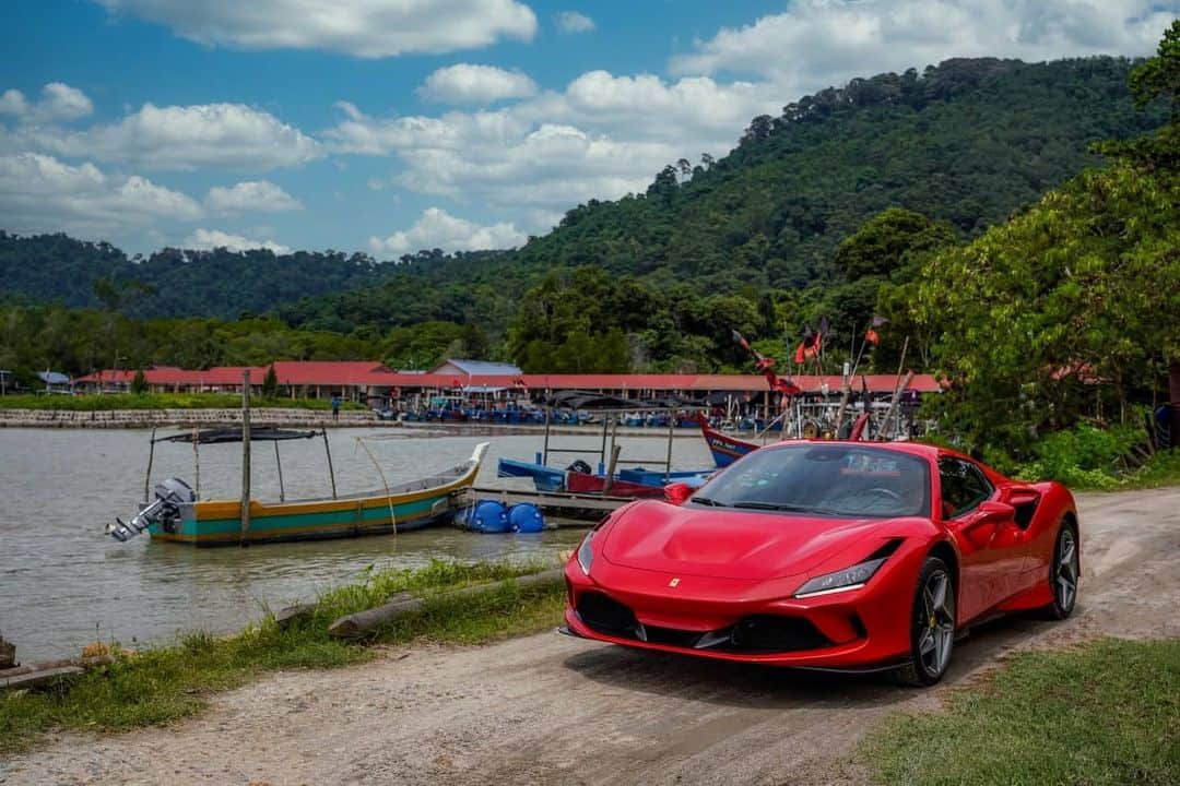 Ferrari APACさんのインスタグラム写真 - (Ferrari APACInstagram)「Memories in the making. Back to exploring this beautiful country with the Ferrari F8 Spider.  #WildAtHeart #FerrariF8Spider #LuxuryLifestyle #ItalianDesign #MYFerrariF8Spider #FerrariMalaysia #Ferrari」12月14日 20時54分 - ferrariapac