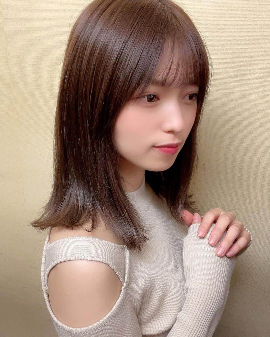 新井椎夏さんのインスタグラム写真 - (新井椎夏Instagram)「鼻の下にニキビができてしまいました。😅痛い、、」12月14日 20時56分 - elsy_shiina