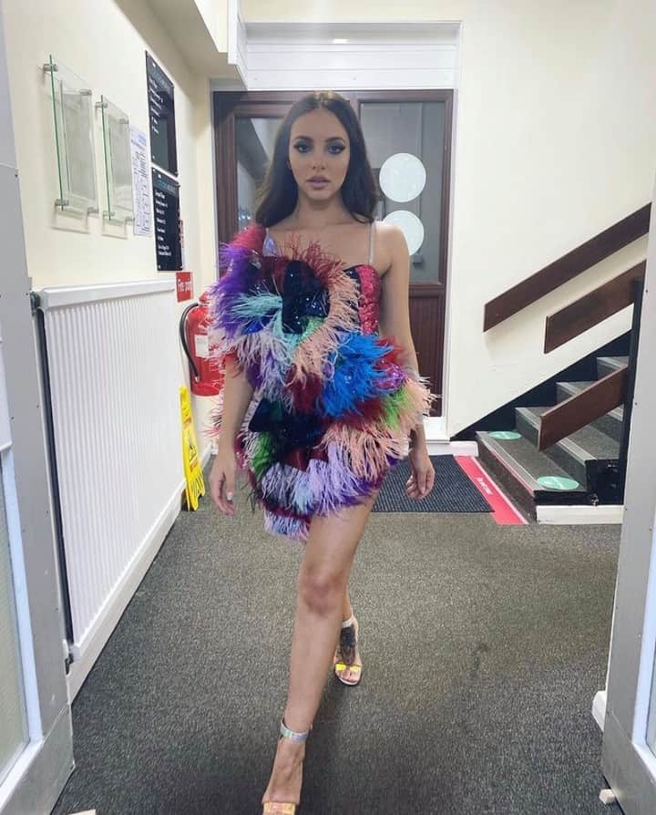 BBC Radioさんのインスタグラム写真 - (BBC RadioInstagram)「new life goal: to be as extra as @jadethirlwall's outfit on @bbcstrictly 💕💕💕⁣ ⁣ You can watch Strictly (ft. @littlemix) on @bbciplayer now」12月14日 21時00分 - bbcradio1