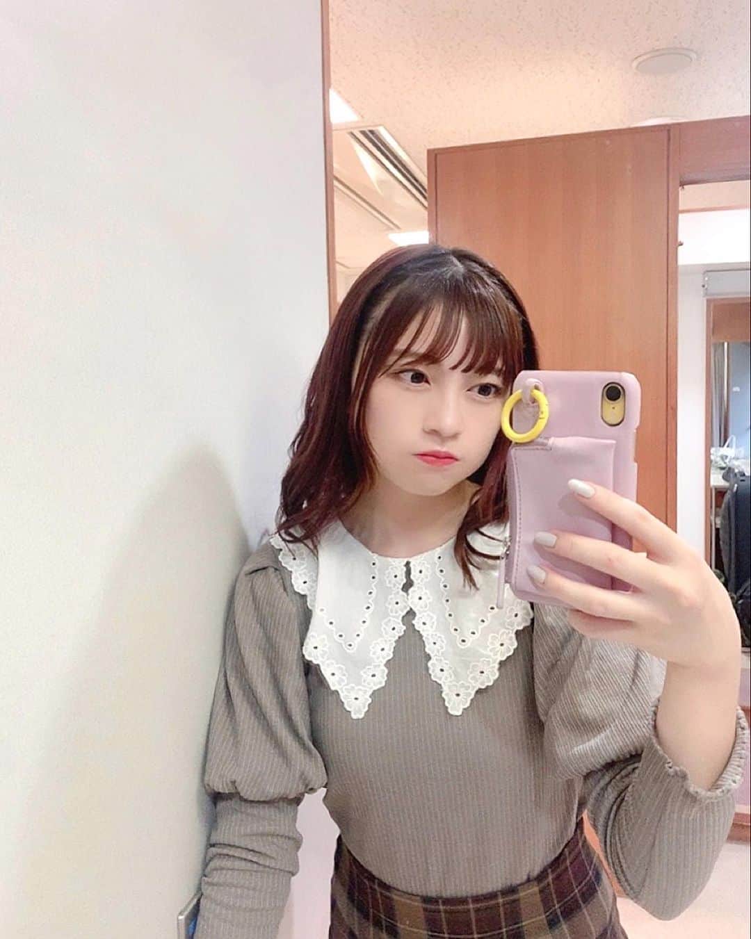 廣川奈々聖のインスタグラム：「寒くて ひゃん﻿です(+_+) ﻿ ﻿ ﻿ ﻿ ﻿ ﻿ ﻿#このネイル#お気に入り🐩」