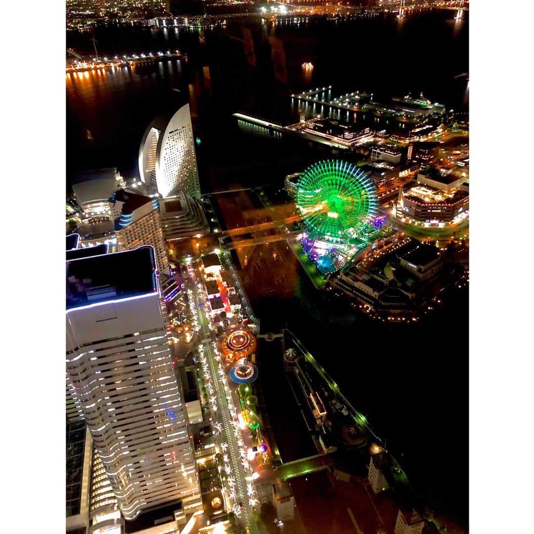 jessicaのインスタグラム：「#横浜#みなとみらい#夜景 #横浜ロイヤルパークホテル#シリウス ＊ ＊ ＊いつ見ても本当に美しい… ＊素敵な時間をありがとう☪︎ ＊ #ワークアウト#働くmom#47年式 ＊ ＊ ＊ Thanks always‼︎ jessica」