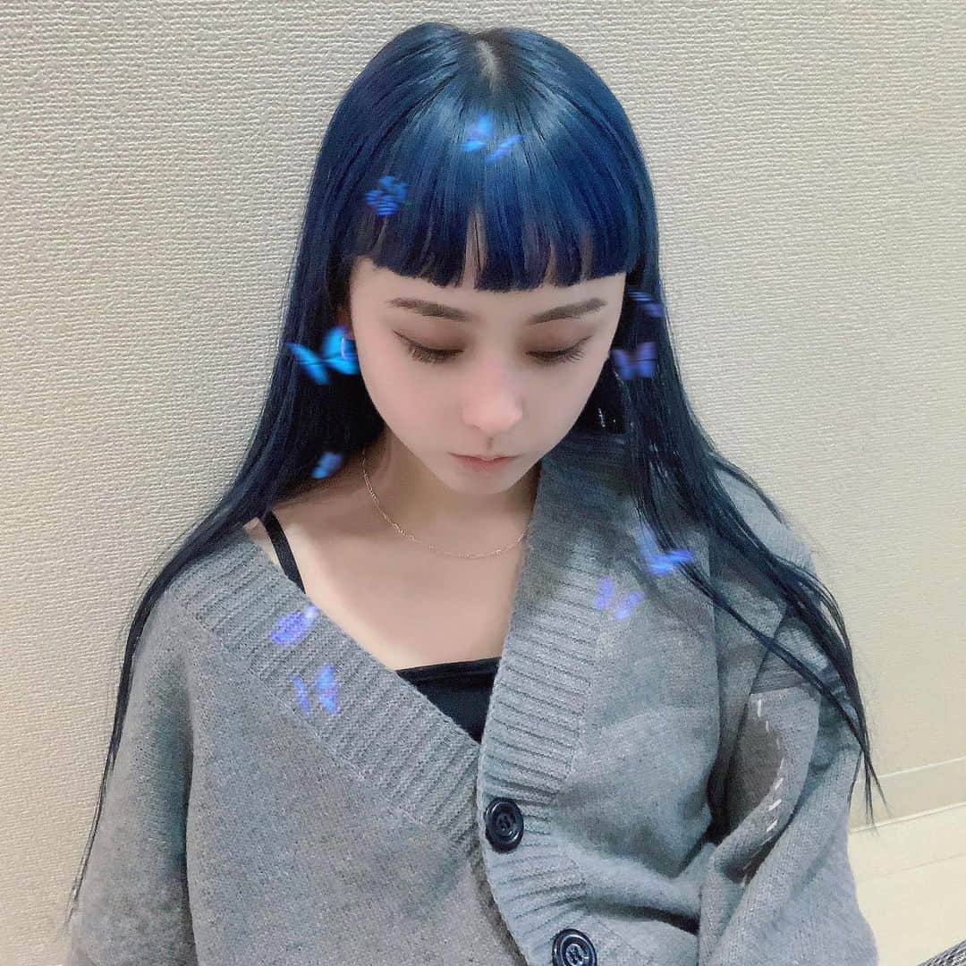 aoiのインスタグラム：「6回目の #レーザートーニング レポ📝@sbeautyclinic #エスビューティークリニック で @dr.y.yumi 先生のもと施術していただいています！  ついに6回目〜 かなり順調に通えてる…笑 だいぶ肌が明るくなったのと、アザがあるんだけどそれも徐々に消えていくとのこと…！ ていうか本当に毛穴が目立たなくなってきて通うのが楽しい😂 この日も、ゆみ先生が優しくてお綺麗でした🙏🏻  #医療痩身 #アンチエイジング」