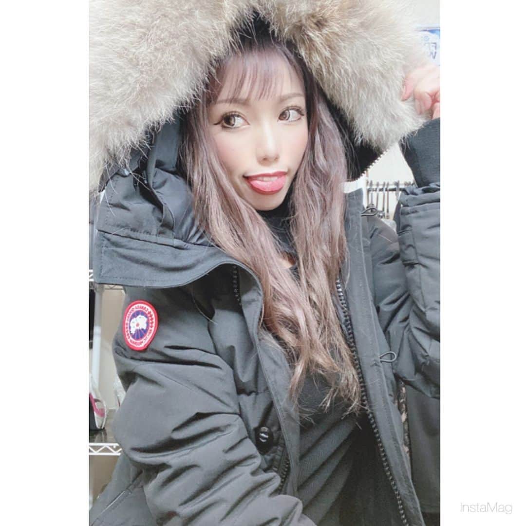 あゆかのインスタグラム：「今日寒すぎ😣 やっとヒートテックの出番😎 昨日から30日まで休みありません！ 忘年会やる方は是非😎 予約も受け付けてます！！ 今日もがんばります😝  .  .  #千葉キャバクラ#千葉富士見キャバ嬢#千葉富士見町キャバ嬢#千葉富士見キャバクラ#arドレス#ジュエルズドレス#オンラインキャバクラ#ファッション好きな人と繋がりたい#ヘアメイク#お家スタイル#息してる？#followｍe4 #follow4like#followtrain」