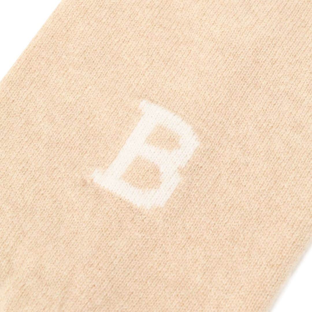 BORDERS at BALCONYさんのインスタグラム写真 - (BORDERS at BALCONYInstagram)「BORDERS at BALCONYからレッグウォーマーが発売!!⁠⠀  ヘルシーな笑顔輝く女性でいるために。 健康な心をつくるのは、健康な身体から。 一日中しっかり自分を大事に、愛してほしいから、ボーダーズが提案するのは 【DAY & NIGHT LEG WARMER 】 ⁠⠀ 冷えは女性の大敵。⁠⠀ シーズン問わず、足元を暖かく保って、ヘルシーな体を作りましょう！⁠⠀ ⁠⠀ ⁠⠀ 【NIGHT】ベッドタイムにもお使いいただけるサーモライト構造で、熱を逃さないあったか設計。お休み中も心地良い程よい着圧があります。⁠⠀ 【DAY】ファッションにコーディネートしたい4色のカラーバリエーションのカシミヤ100％。⁠⠀ 「B」のロゴがちらりと見えてキュート♥♥⁠⠀ ⁠⠀ ⁠⠀ こちら、デザイナーの柴田が「絶対に作りたい！」とこだわって作ったアイテム。⁠⠀ どうしても本人の口から商品についてお伝えさえていただきたい！ということで、、、⁠⠀ 12/16(水）14:00〜　START✨⁠⠀ インスタライブを開催いたします！！！⁠⠀ ⁠⠀ 是非、お時間あればご覧いただけたら幸いです(^^)(^^)⁠⠀ ⁠ ⁠⠀ ⁠⠀ ⁠⠀ #新商品発売 #productlaunch #comingsoon#newproductalert #新商品⁠⠀ #bordersatbalcony #ボーダーズアットバルコニー #ボーダーズ #BORDERS #柴田陽子 #yokoshibata」12月14日 21時17分 - bordersatbalcony_official