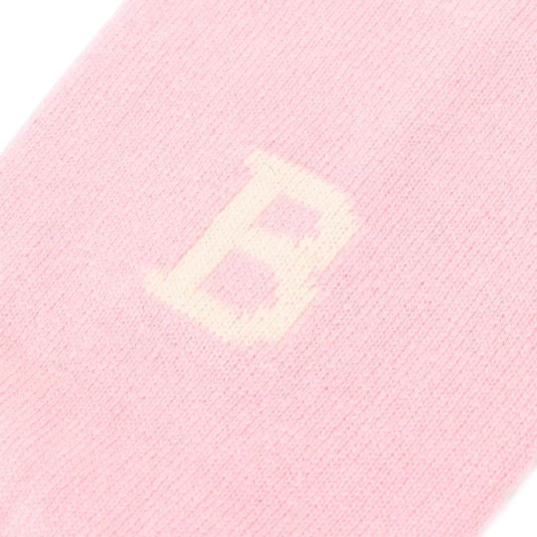 BORDERS at BALCONYさんのインスタグラム写真 - (BORDERS at BALCONYInstagram)「BORDERS at BALCONYからレッグウォーマーが発売!!⁠⠀  ヘルシーな笑顔輝く女性でいるために。 健康な心をつくるのは、健康な身体から。 一日中しっかり自分を大事に、愛してほしいから、ボーダーズが提案するのは 【DAY & NIGHT LEG WARMER 】 ⁠⠀ 冷えは女性の大敵。⁠⠀ シーズン問わず、足元を暖かく保って、ヘルシーな体を作りましょう！⁠⠀ ⁠⠀ ⁠⠀ 【NIGHT】ベッドタイムにもお使いいただけるサーモライト構造で、熱を逃さないあったか設計。お休み中も心地良い程よい着圧があります。⁠⠀ 【DAY】ファッションにコーディネートしたい4色のカラーバリエーションのカシミヤ100％。⁠⠀ 「B」のロゴがちらりと見えてキュート♥♥⁠⠀ ⁠⠀ ⁠⠀ こちら、デザイナーの柴田が「絶対に作りたい！」とこだわって作ったアイテム。⁠⠀ どうしても本人の口から商品についてお伝えさえていただきたい！ということで、、、⁠⠀ 12/16(水）14:00〜　START✨⁠⠀ インスタライブを開催いたします！！！⁠⠀ ⁠⠀ 是非、お時間あればご覧いただけたら幸いです(^^)(^^)⁠⠀ ⁠ ⁠⠀ ⁠⠀ ⁠⠀ #新商品発売 #productlaunch #comingsoon#newproductalert #新商品⁠⠀ #bordersatbalcony #ボーダーズアットバルコニー #ボーダーズ #BORDERS #柴田陽子 #yokoshibata」12月14日 21時17分 - bordersatbalcony_official