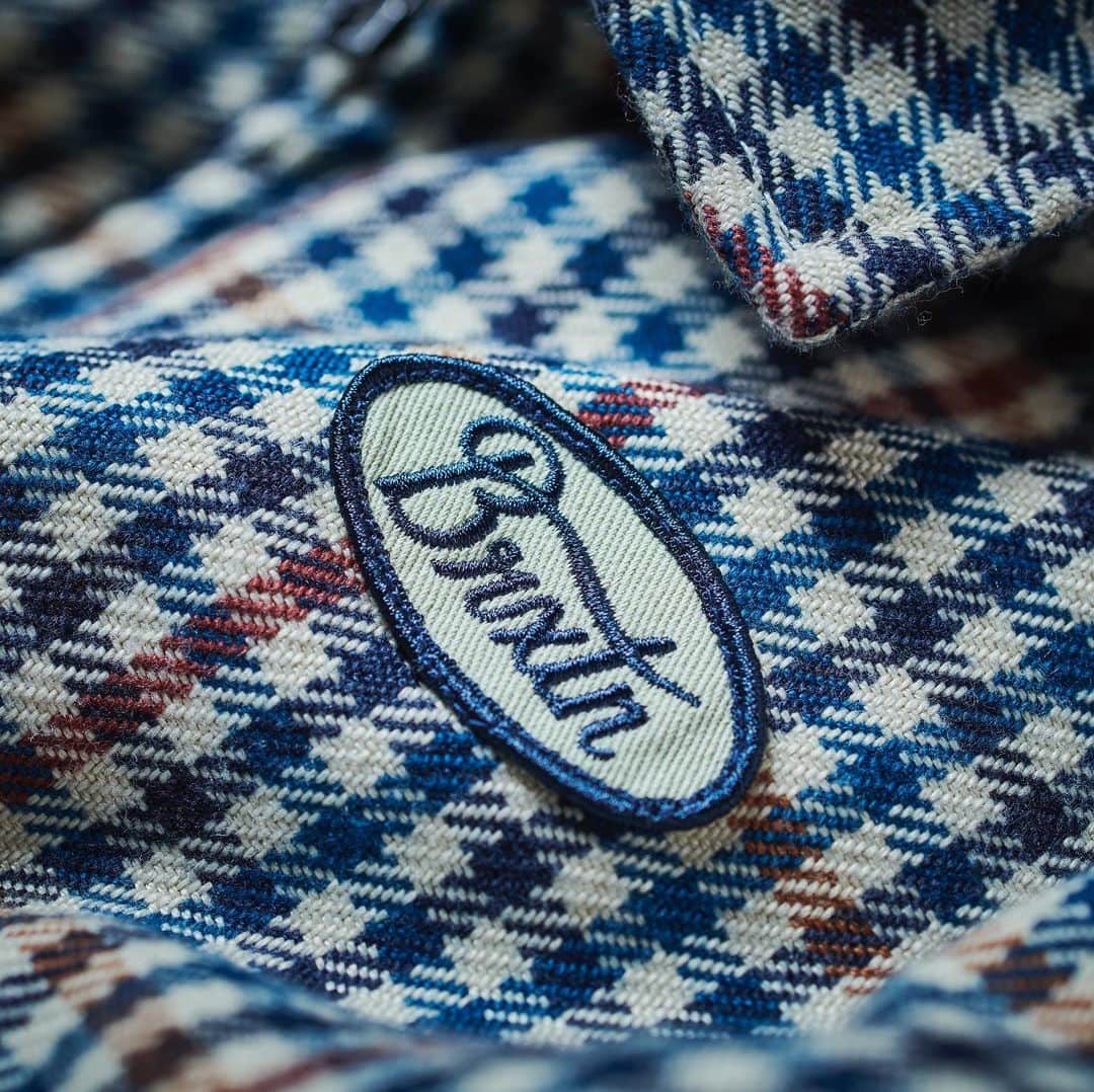 ブリクストンのインスタグラム：「Winter hues — the Utopia Jacket in Gravel.」